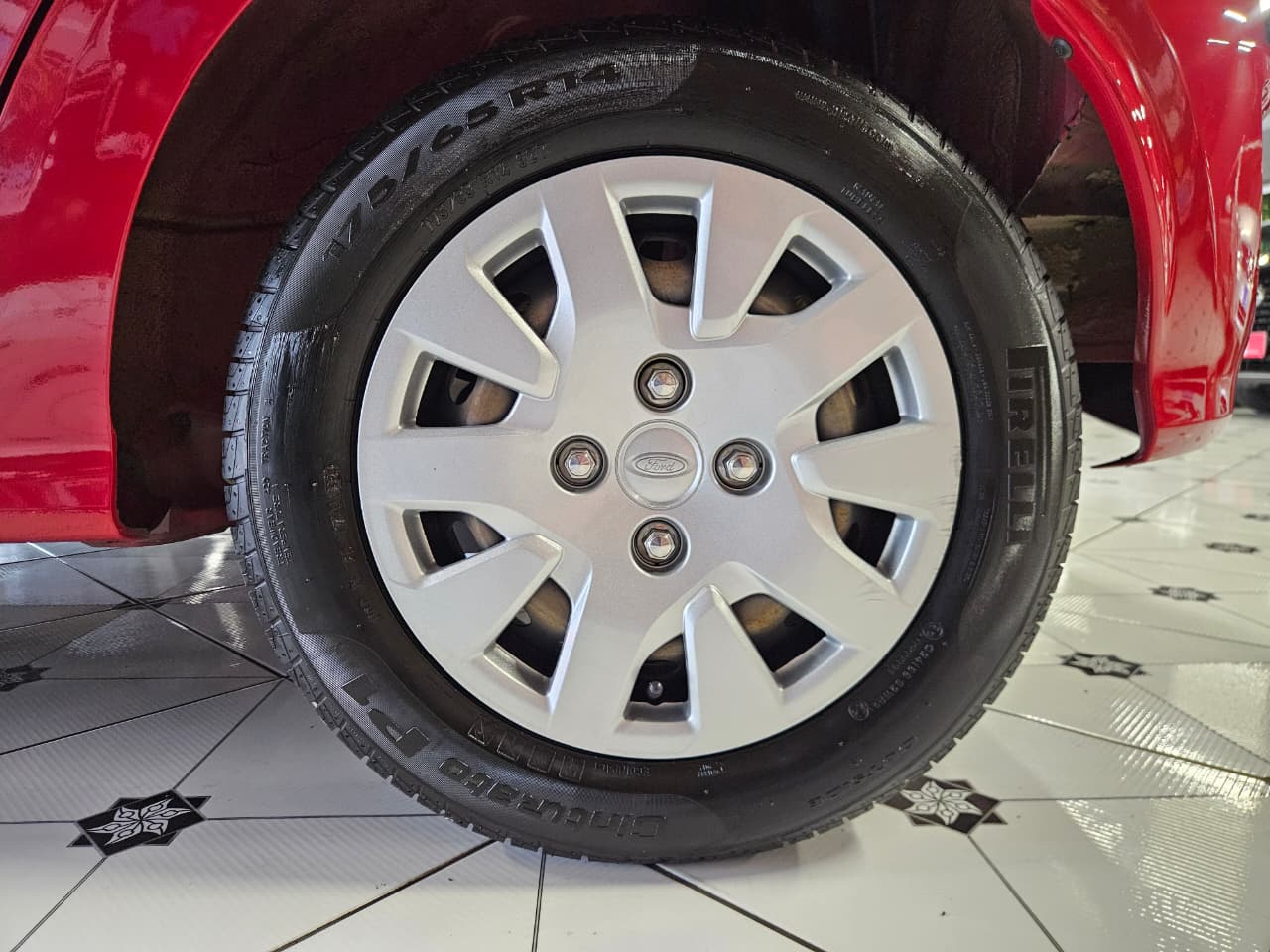 FORD KA