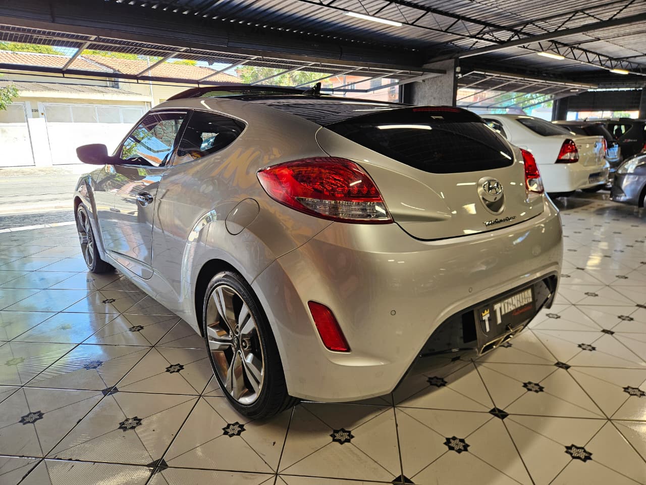 HYUNDAI VELOSTER