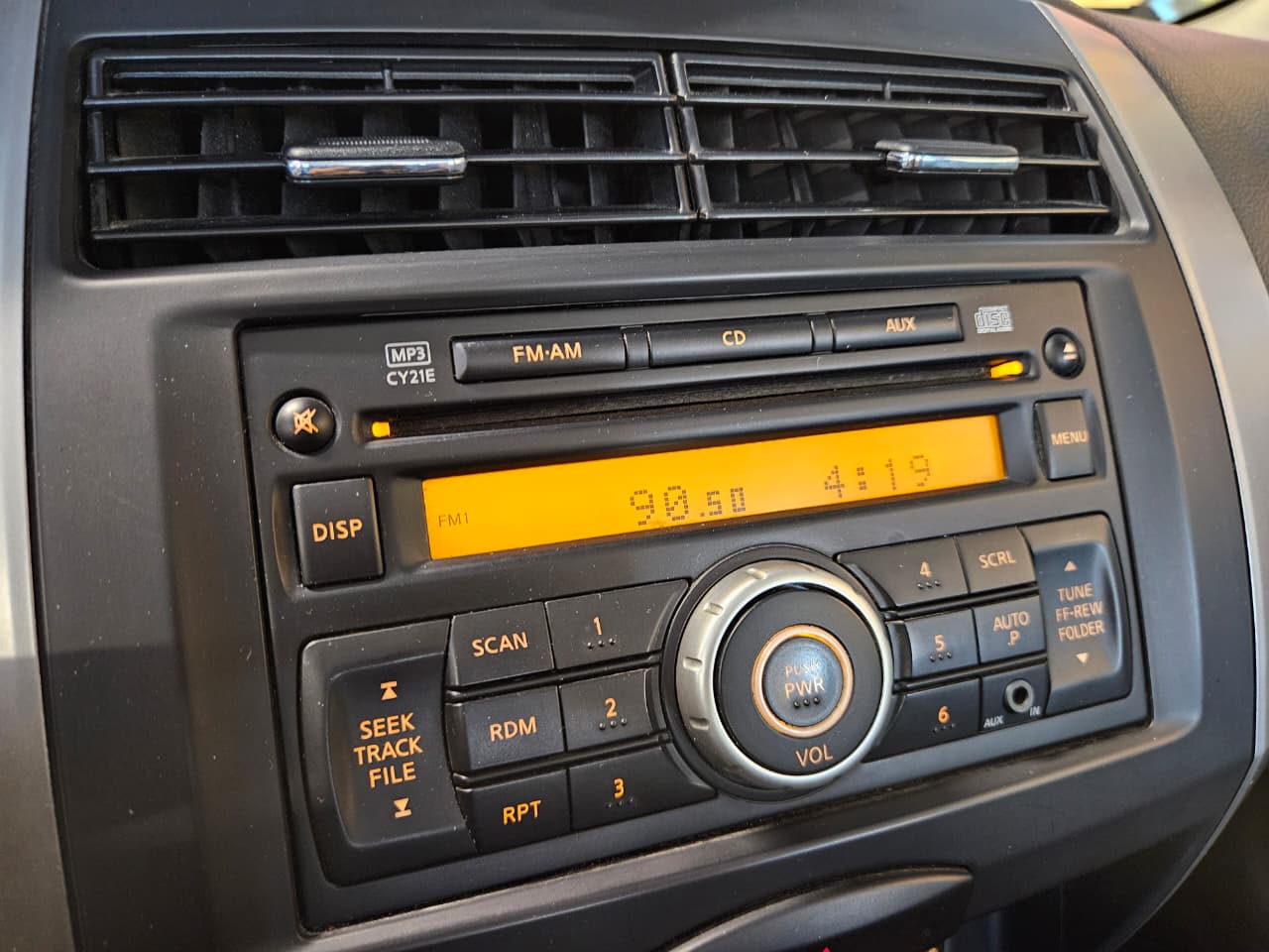 NISSAN LIVINA