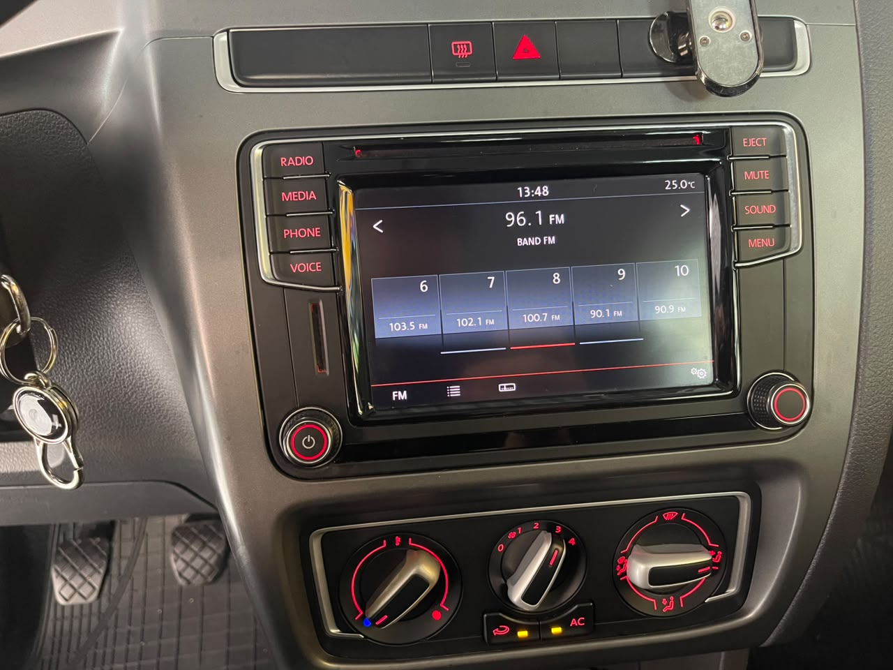 VOLKSWAGEN FOX