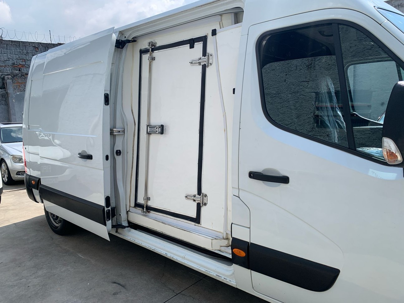 Car Image 14