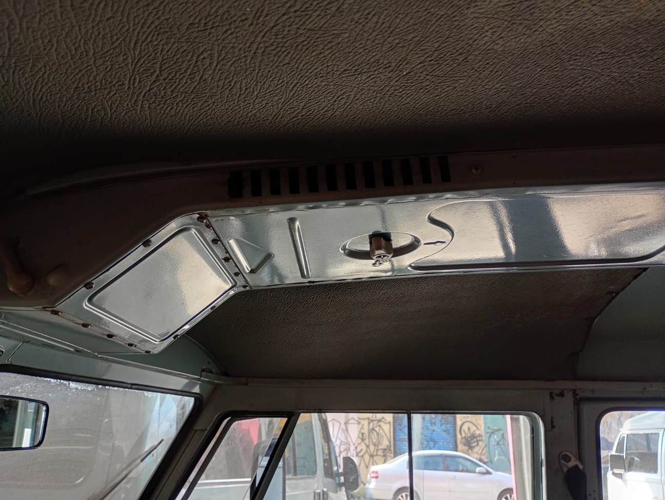 VOLKSWAGEN KOMBI