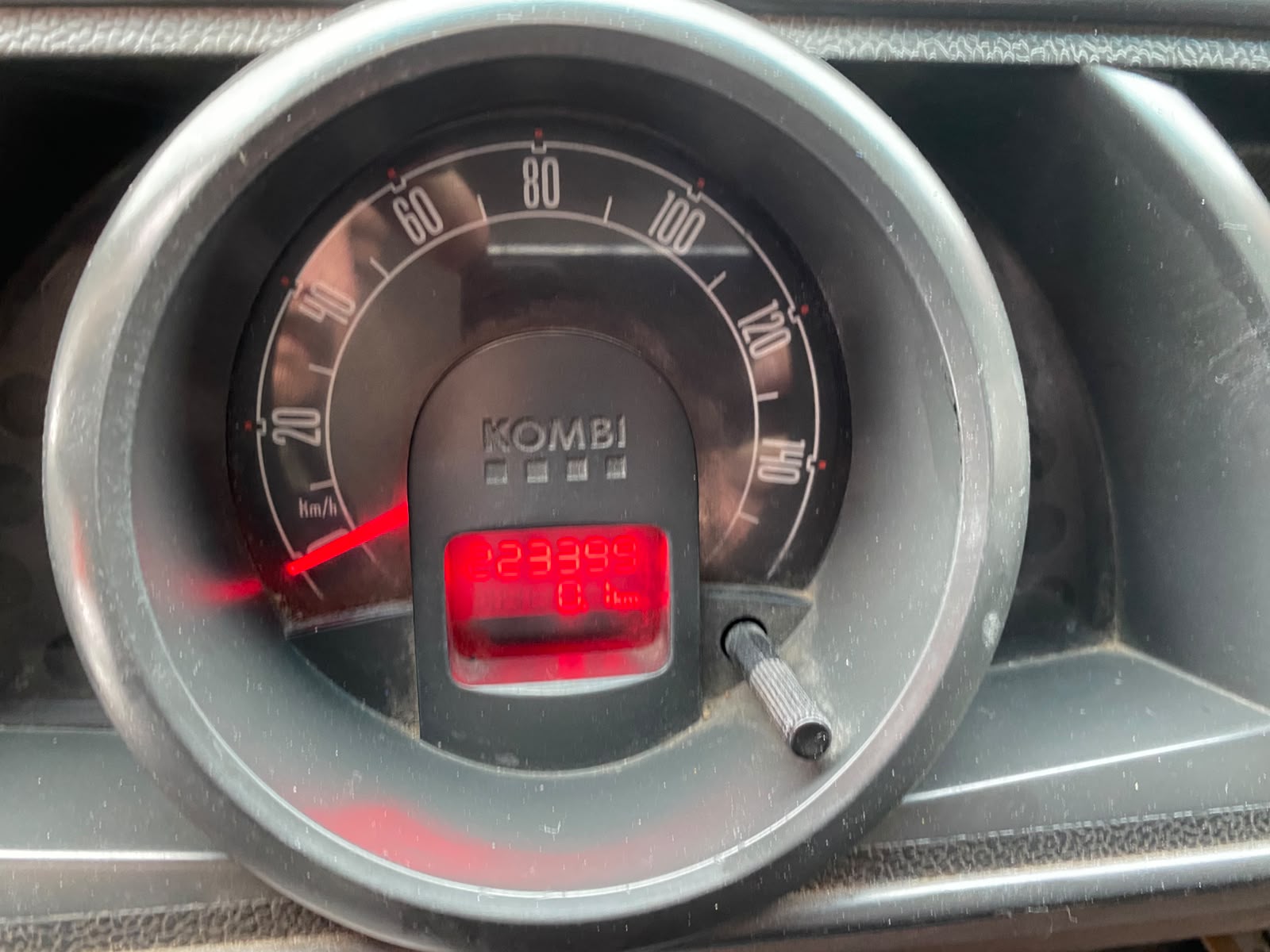 VOLKSWAGEN KOMBI
