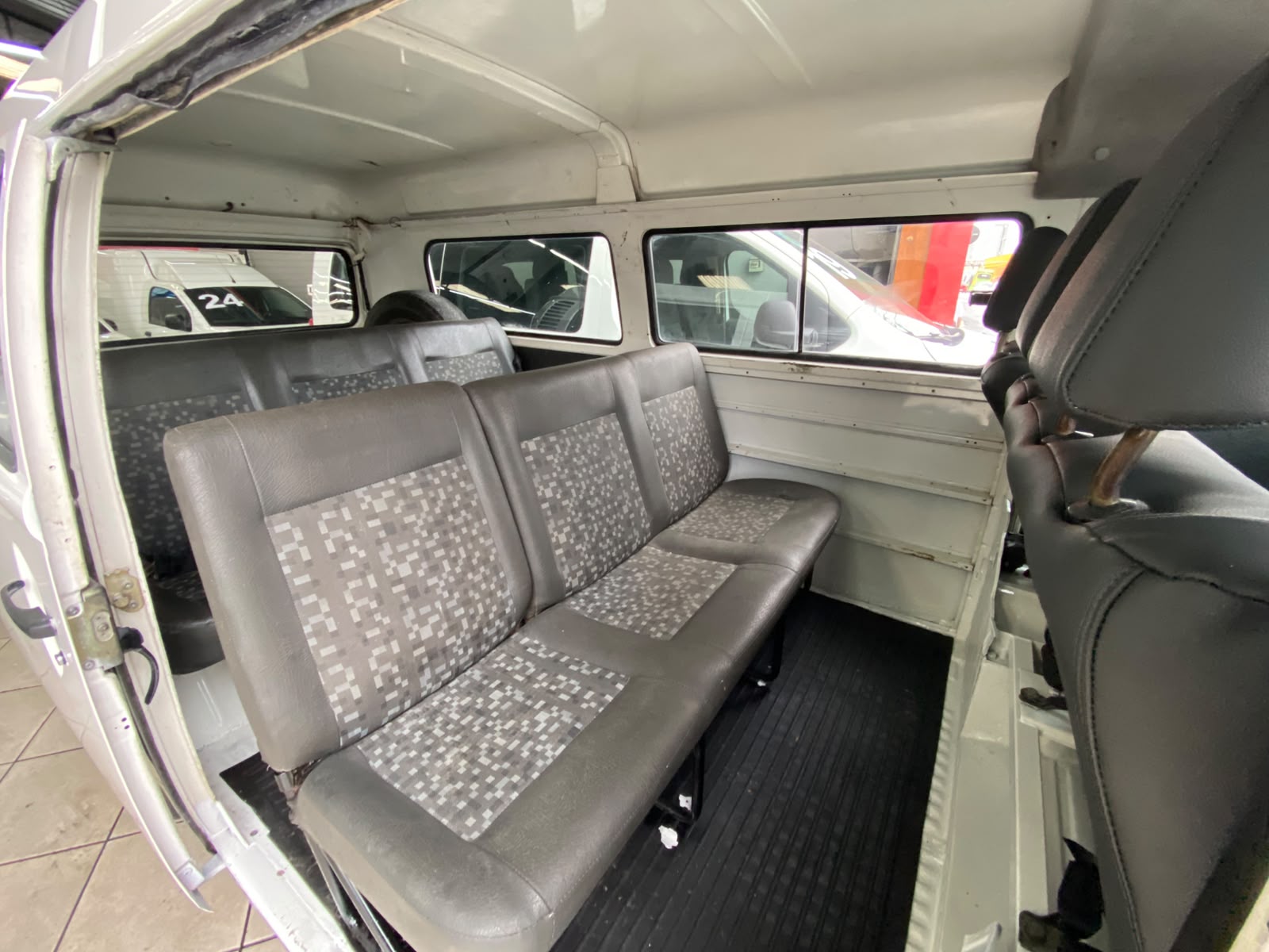 VOLKSWAGEN KOMBI