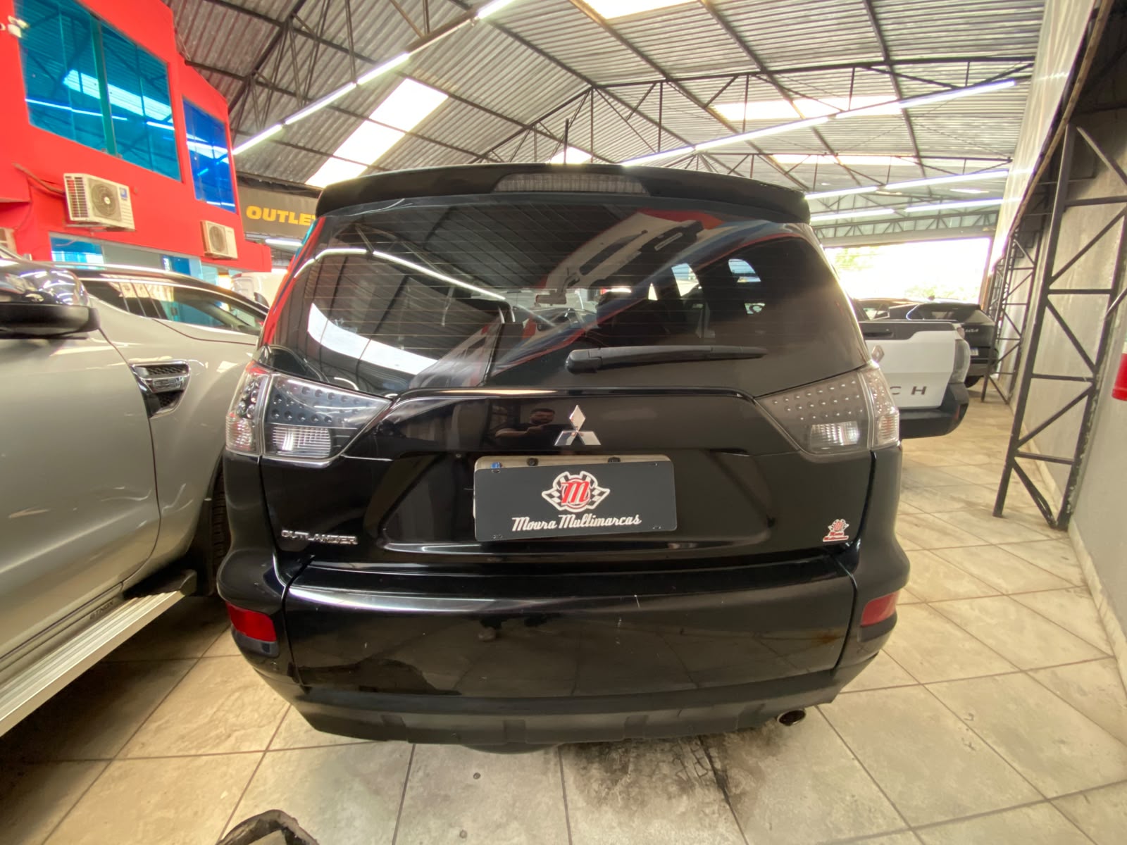 MITSUBISHI OUTLANDER