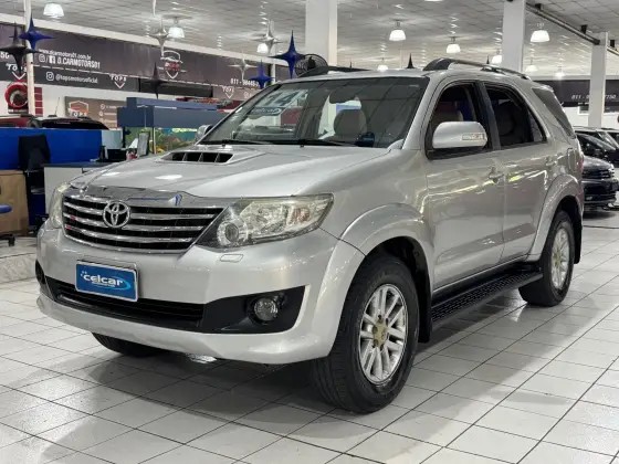 TOYOTA HILUX SW4