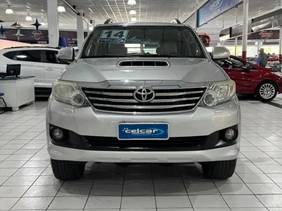 TOYOTA HILUX SW4