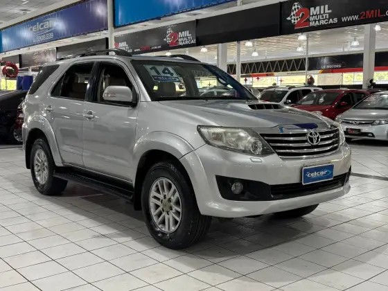 TOYOTA HILUX SW4