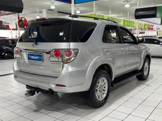 TOYOTA HILUX SW4