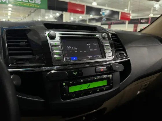 TOYOTA HILUX SW4