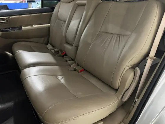 TOYOTA HILUX SW4