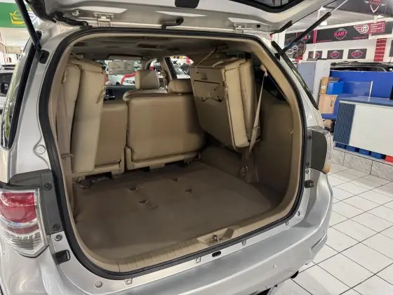 TOYOTA HILUX SW4