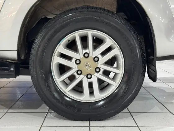 TOYOTA HILUX SW4