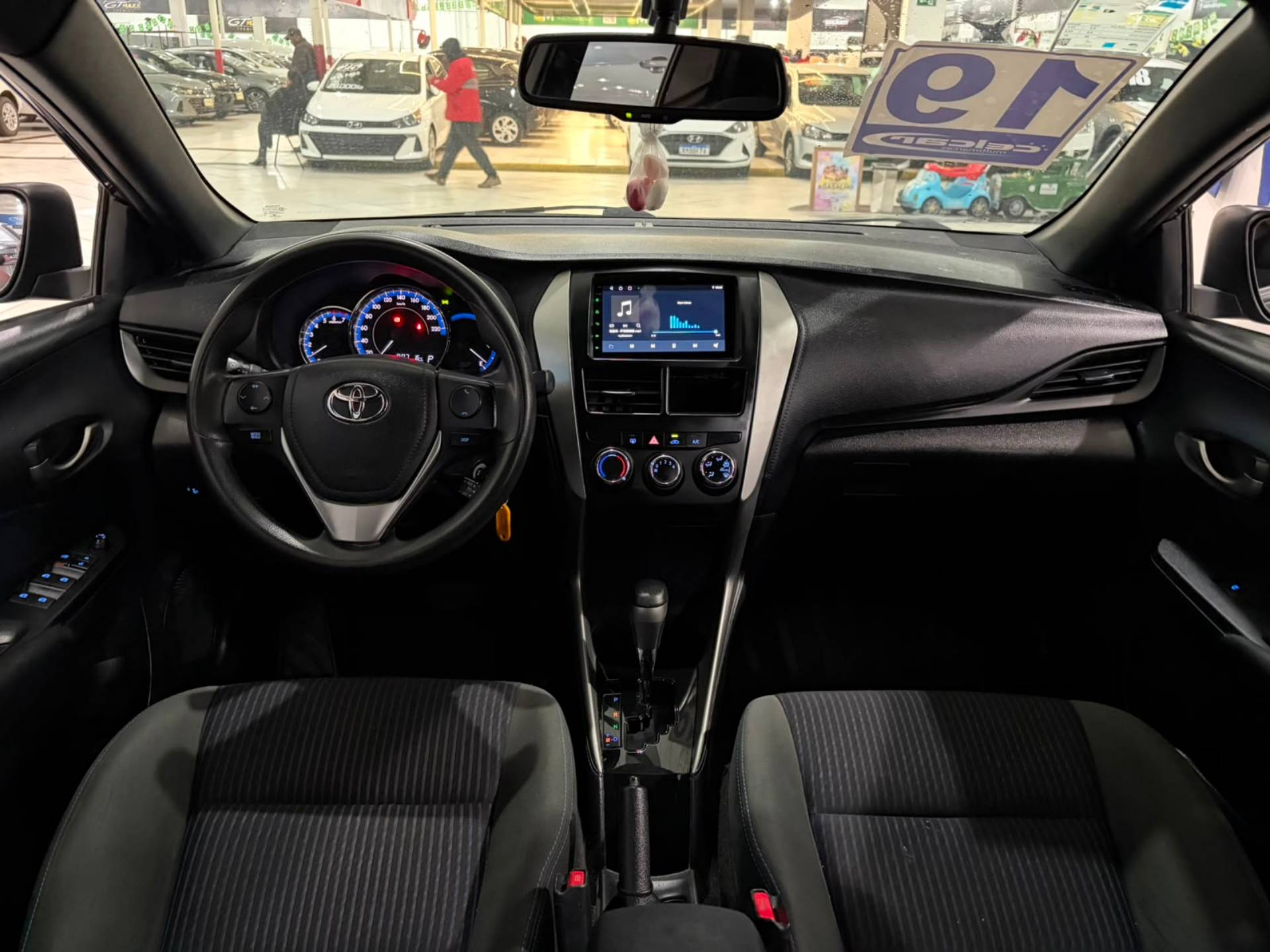 TOYOTA YARIS