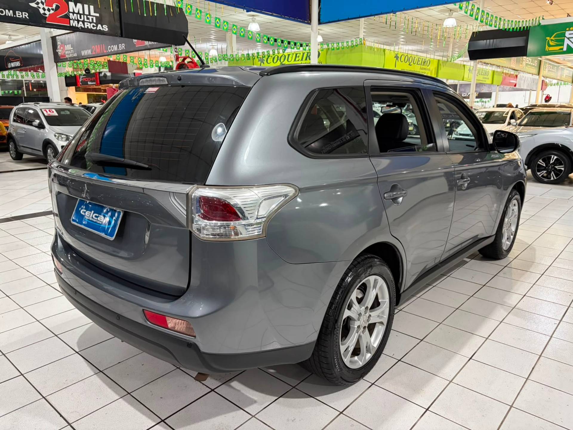 MITSUBISHI OUTLANDER