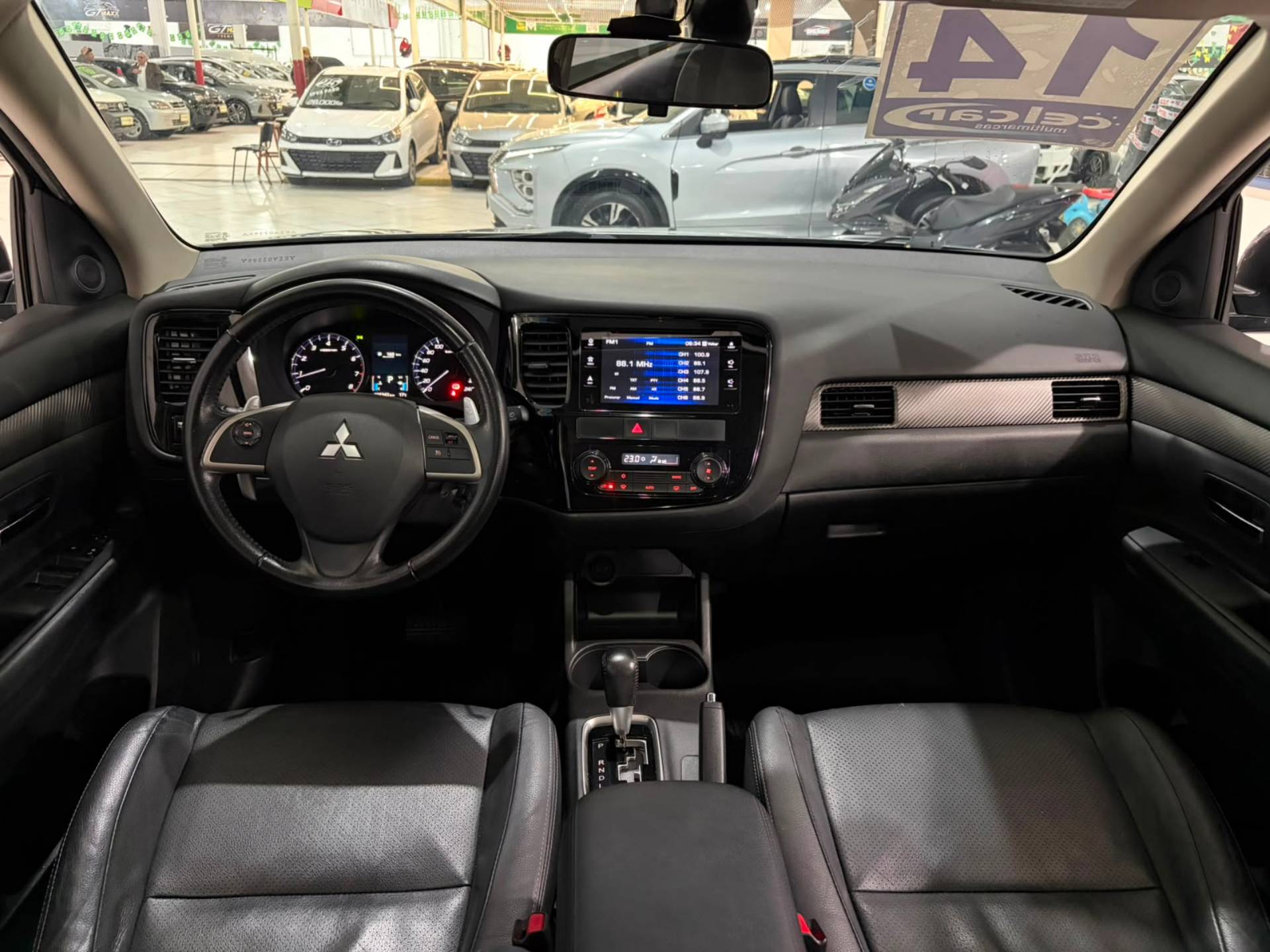 MITSUBISHI OUTLANDER
