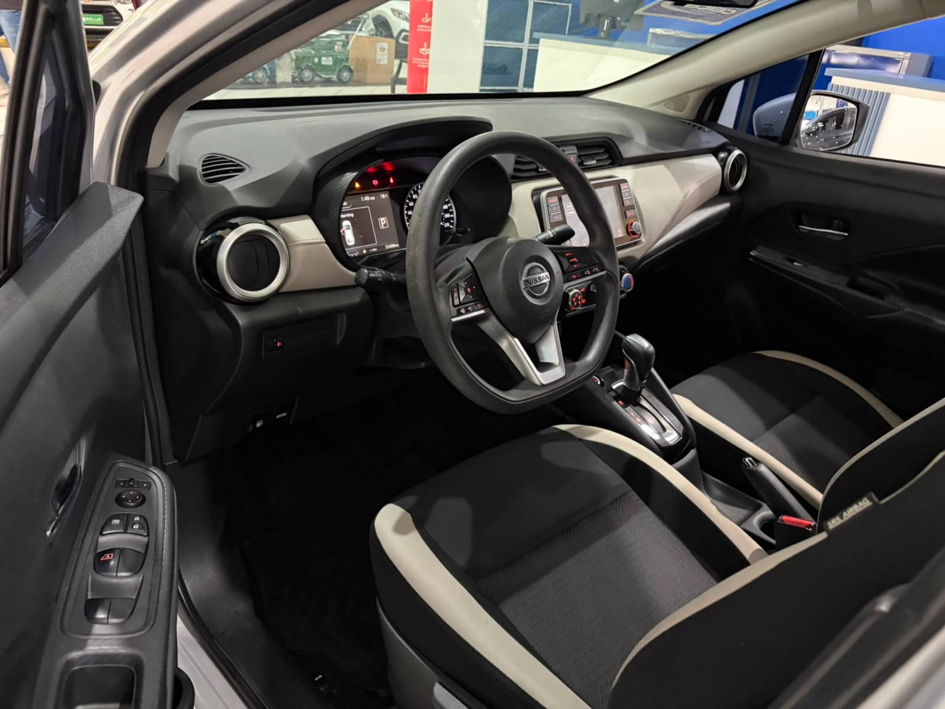 NISSAN VERSA