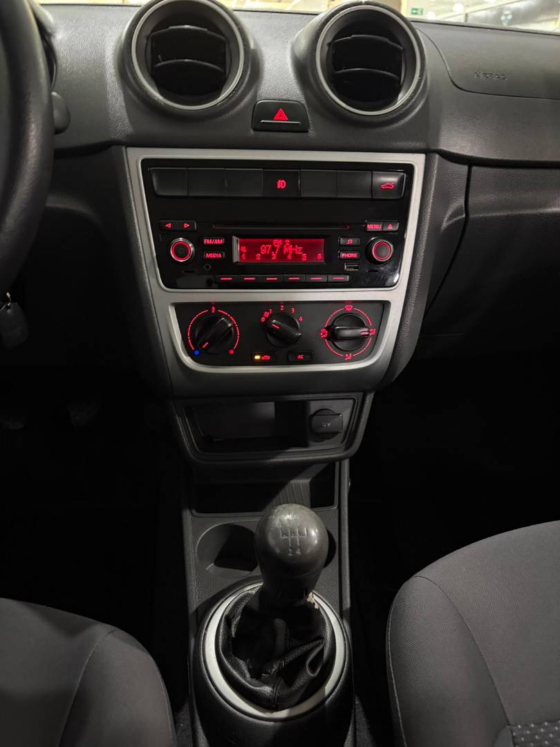 VOLKSWAGEN GOL
