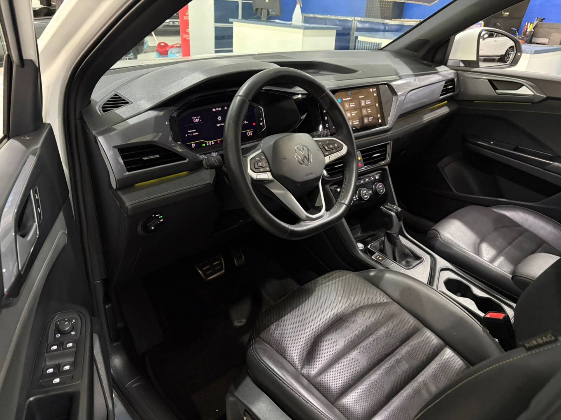 VOLKSWAGEN TAOS