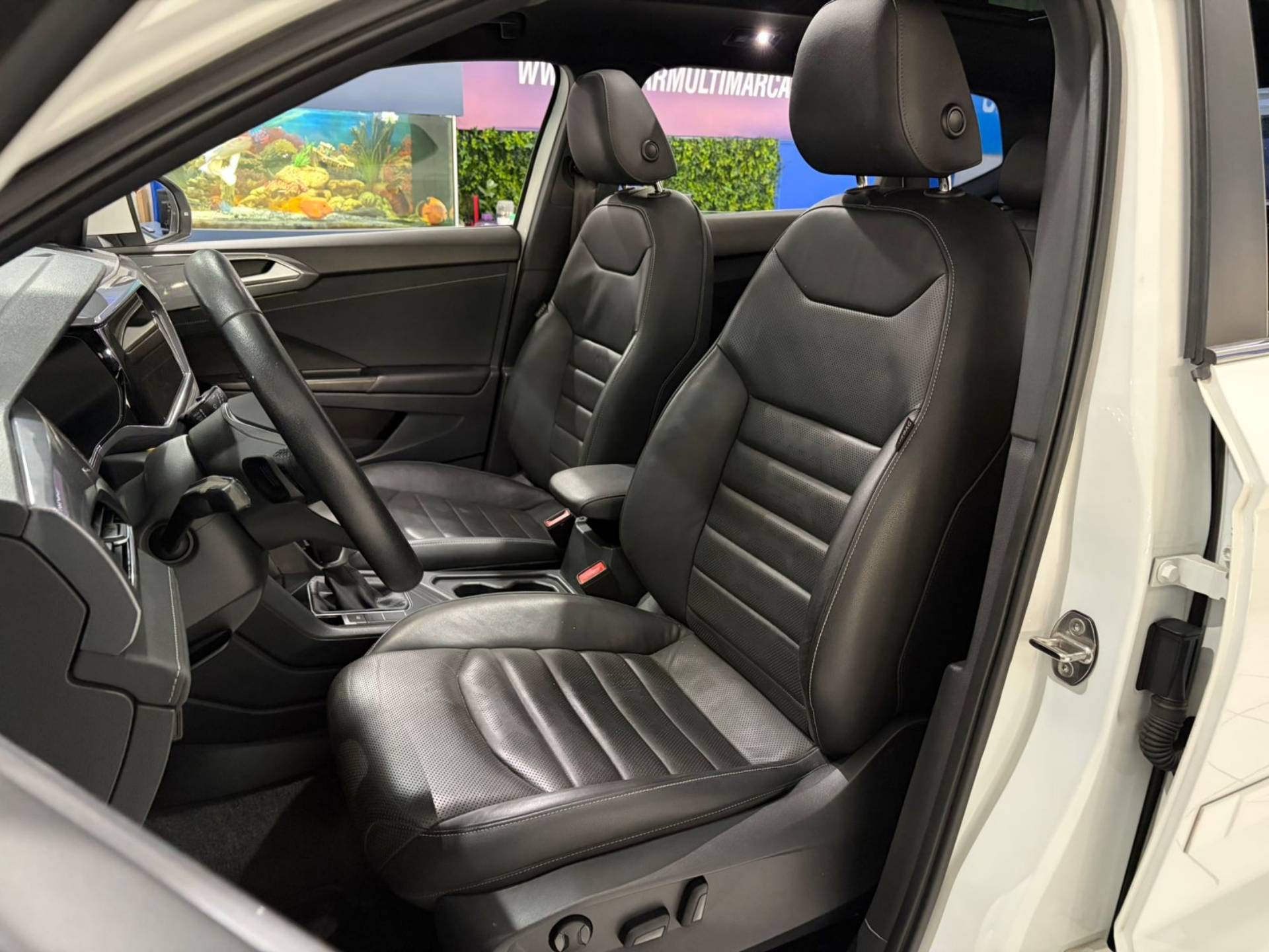 VOLKSWAGEN TAOS