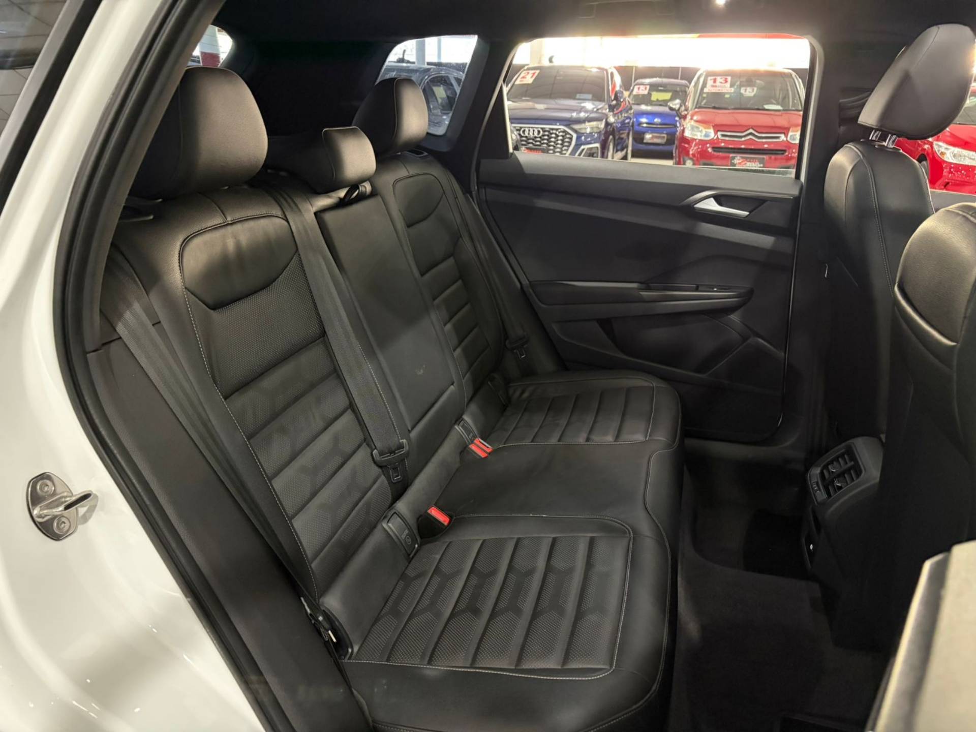 VOLKSWAGEN TAOS