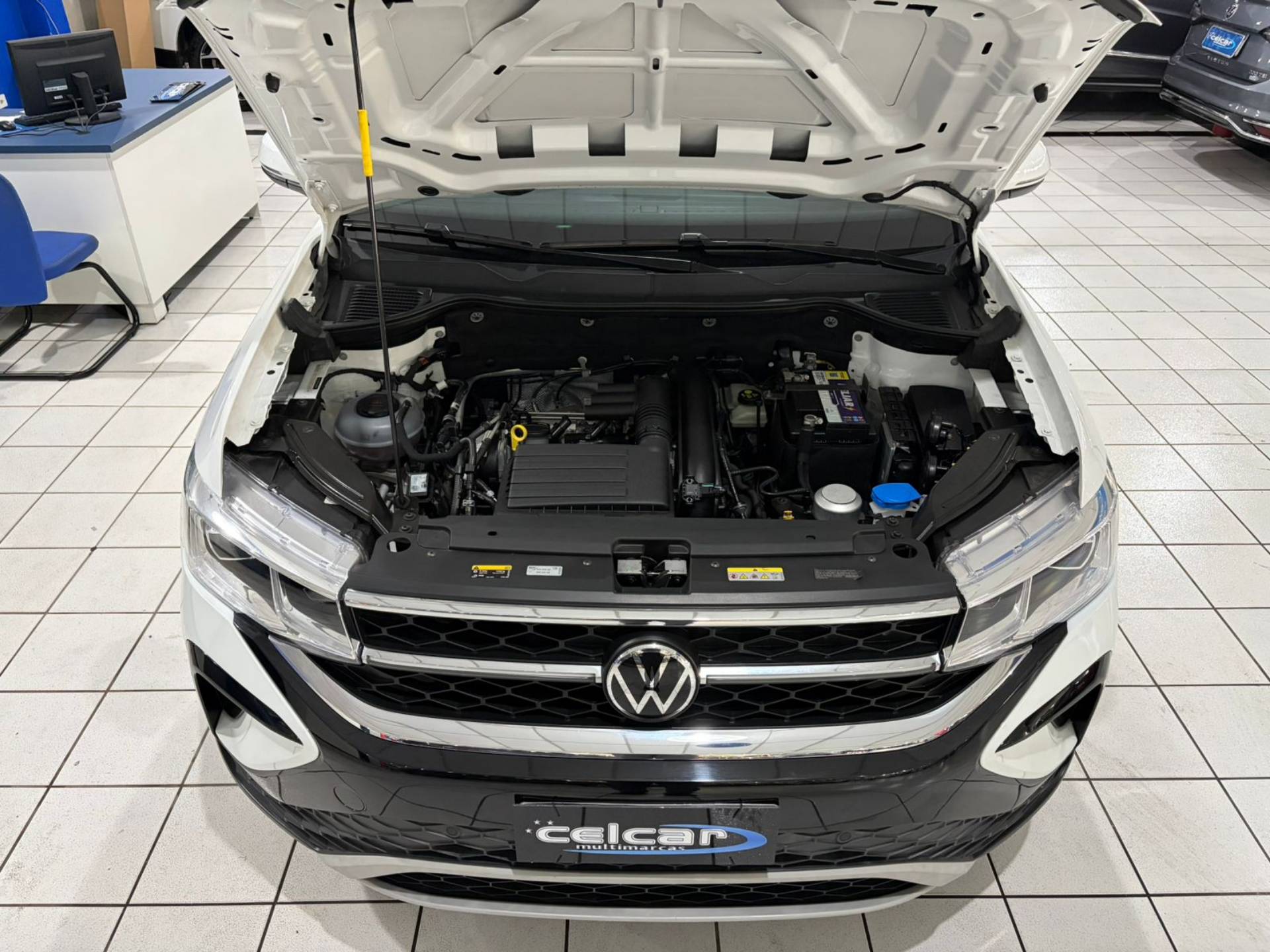 VOLKSWAGEN TAOS