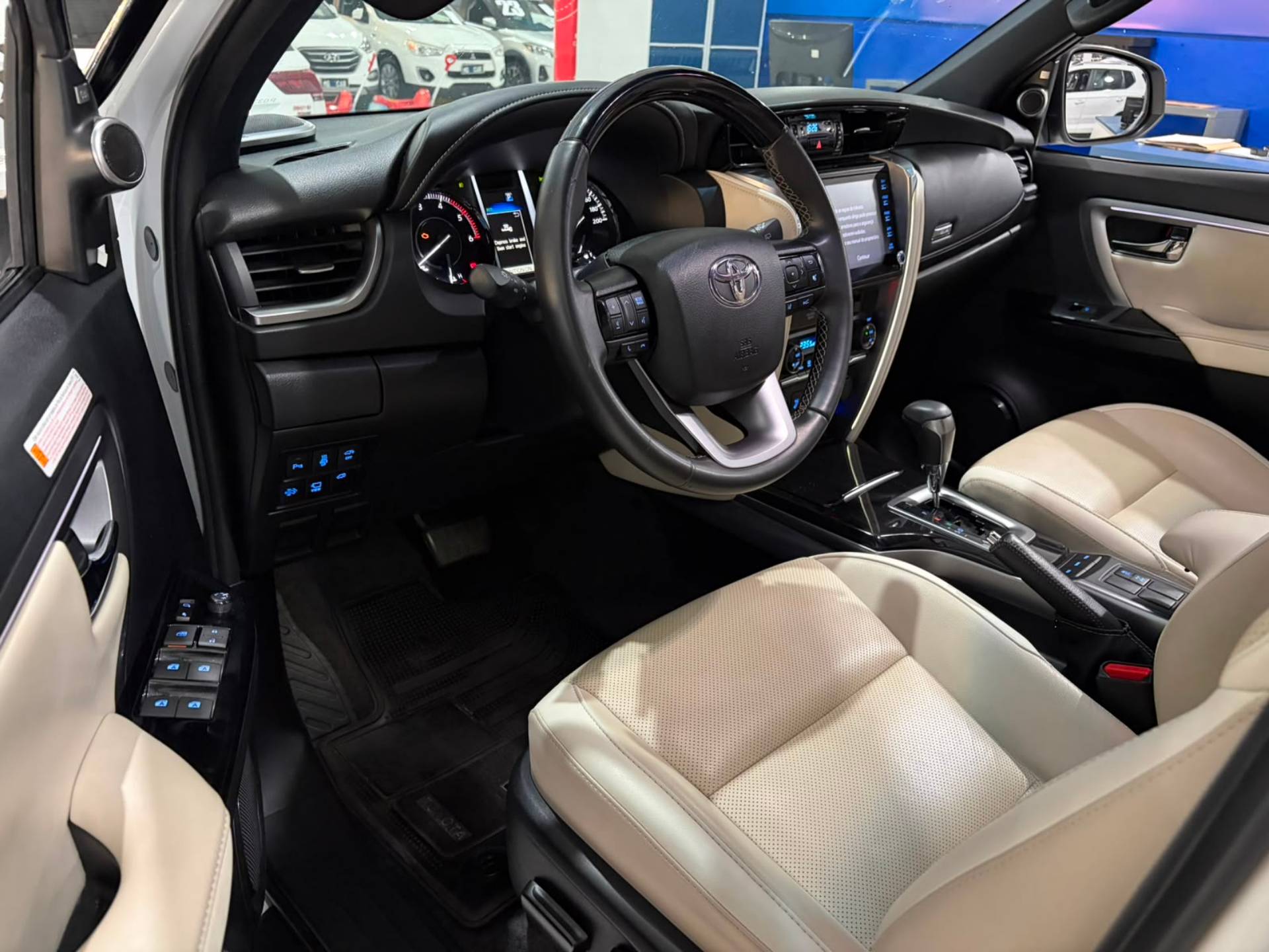 TOYOTA HILUX SW4
