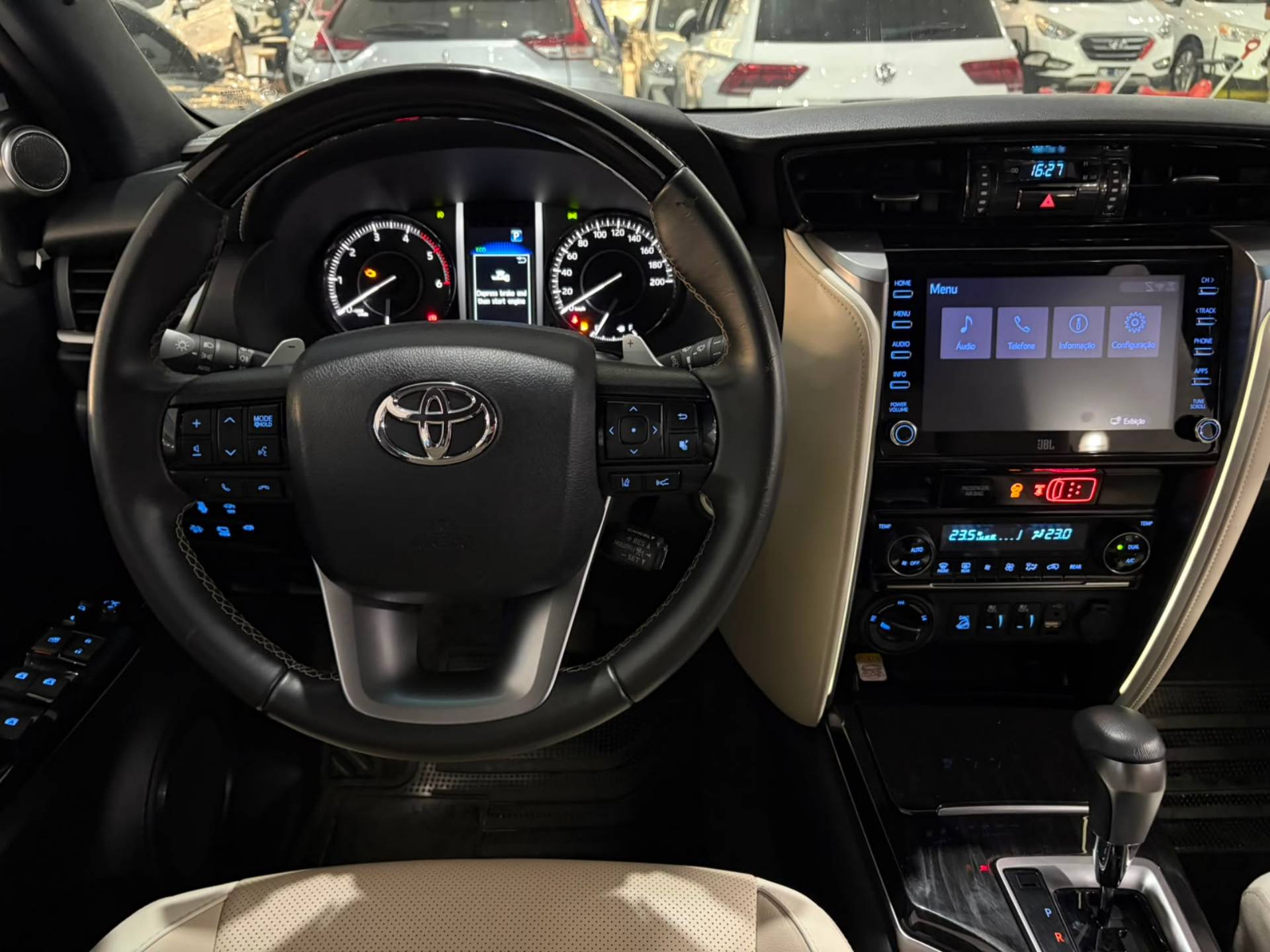 TOYOTA HILUX SW4