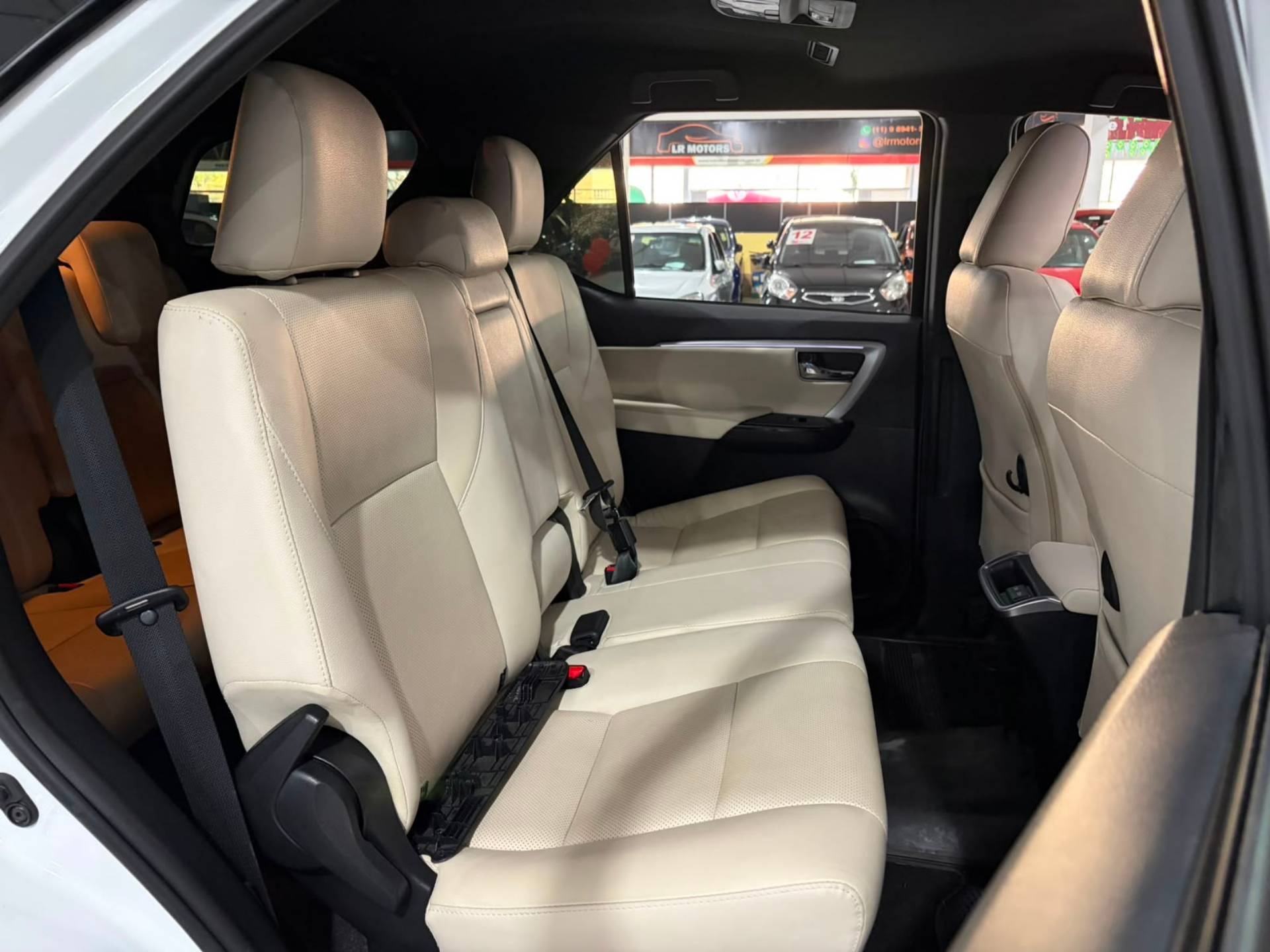 TOYOTA HILUX SW4