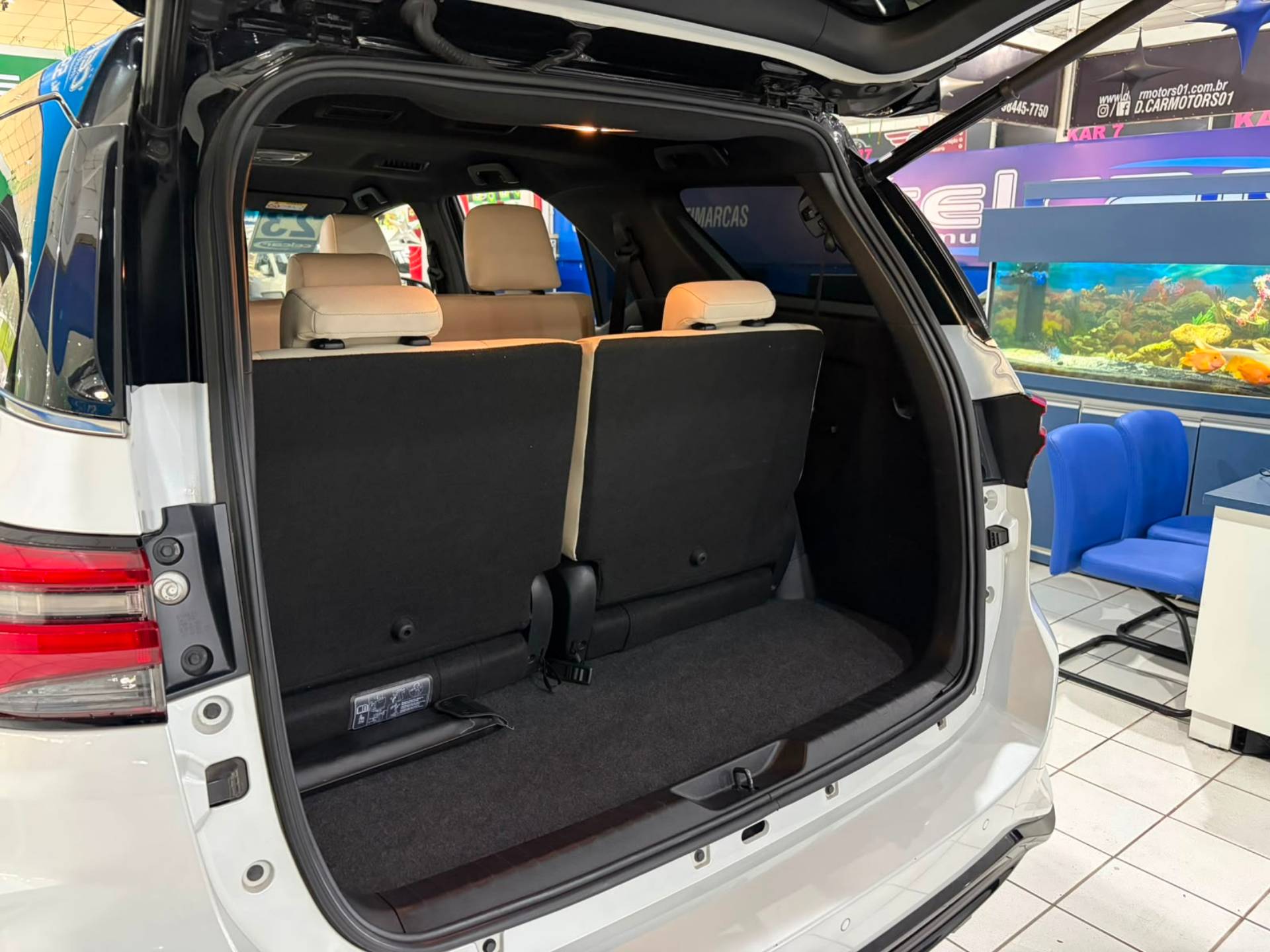 TOYOTA HILUX SW4