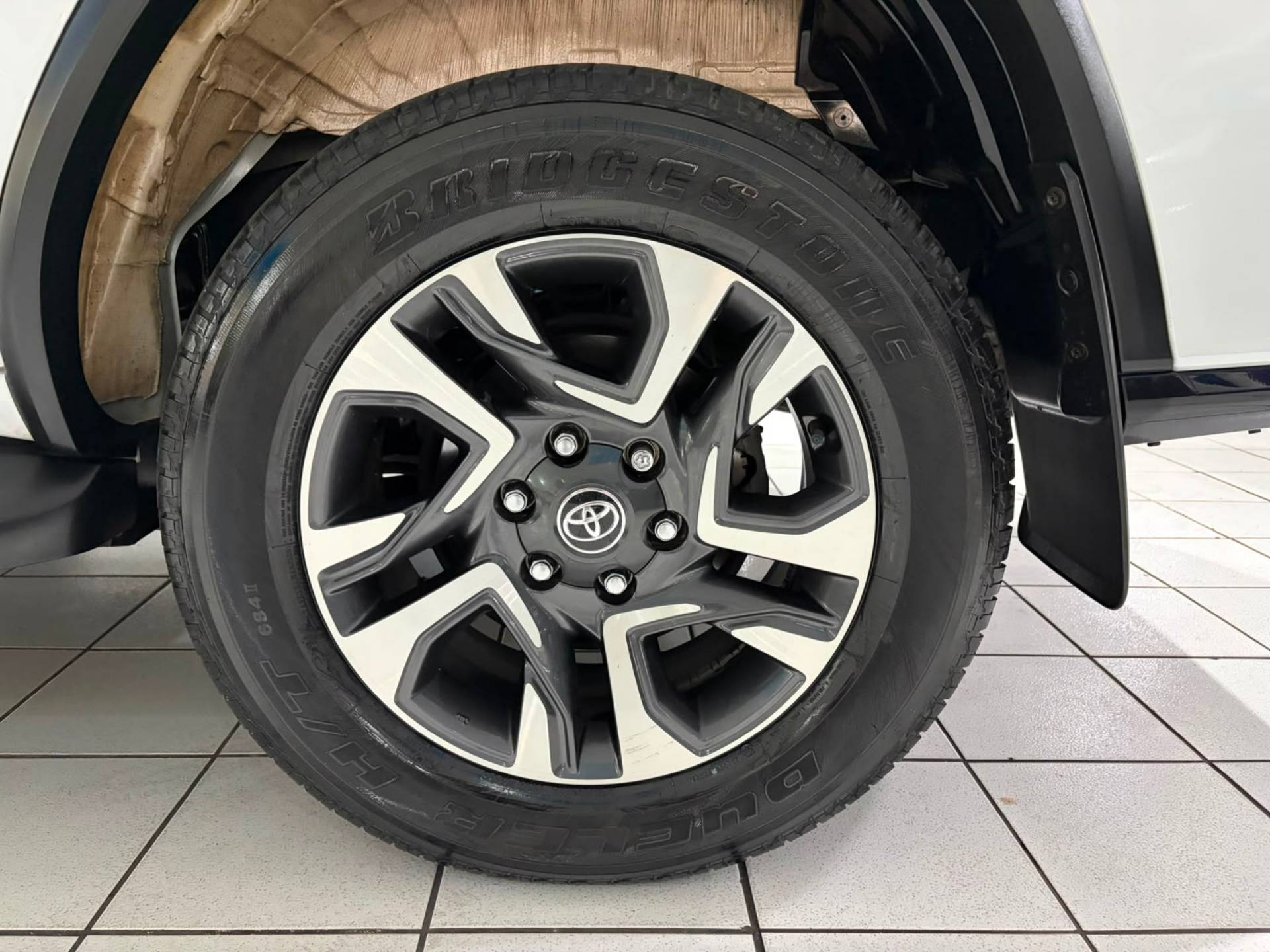 TOYOTA HILUX SW4