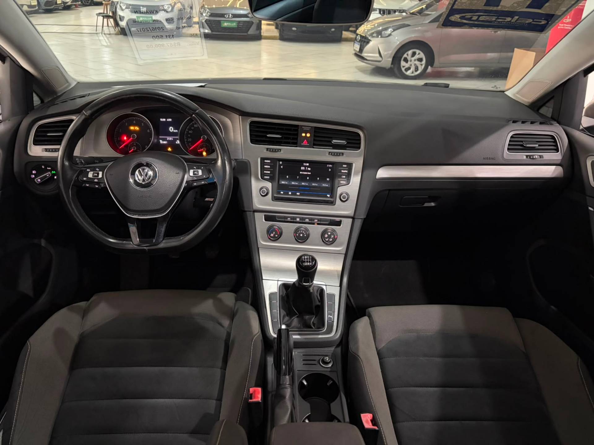 VOLKSWAGEN GOLF