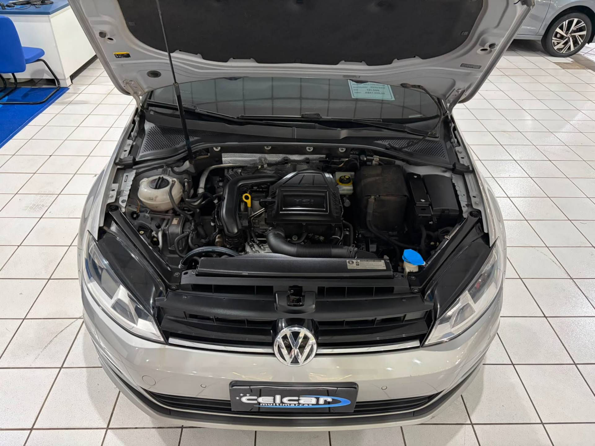 VOLKSWAGEN GOLF