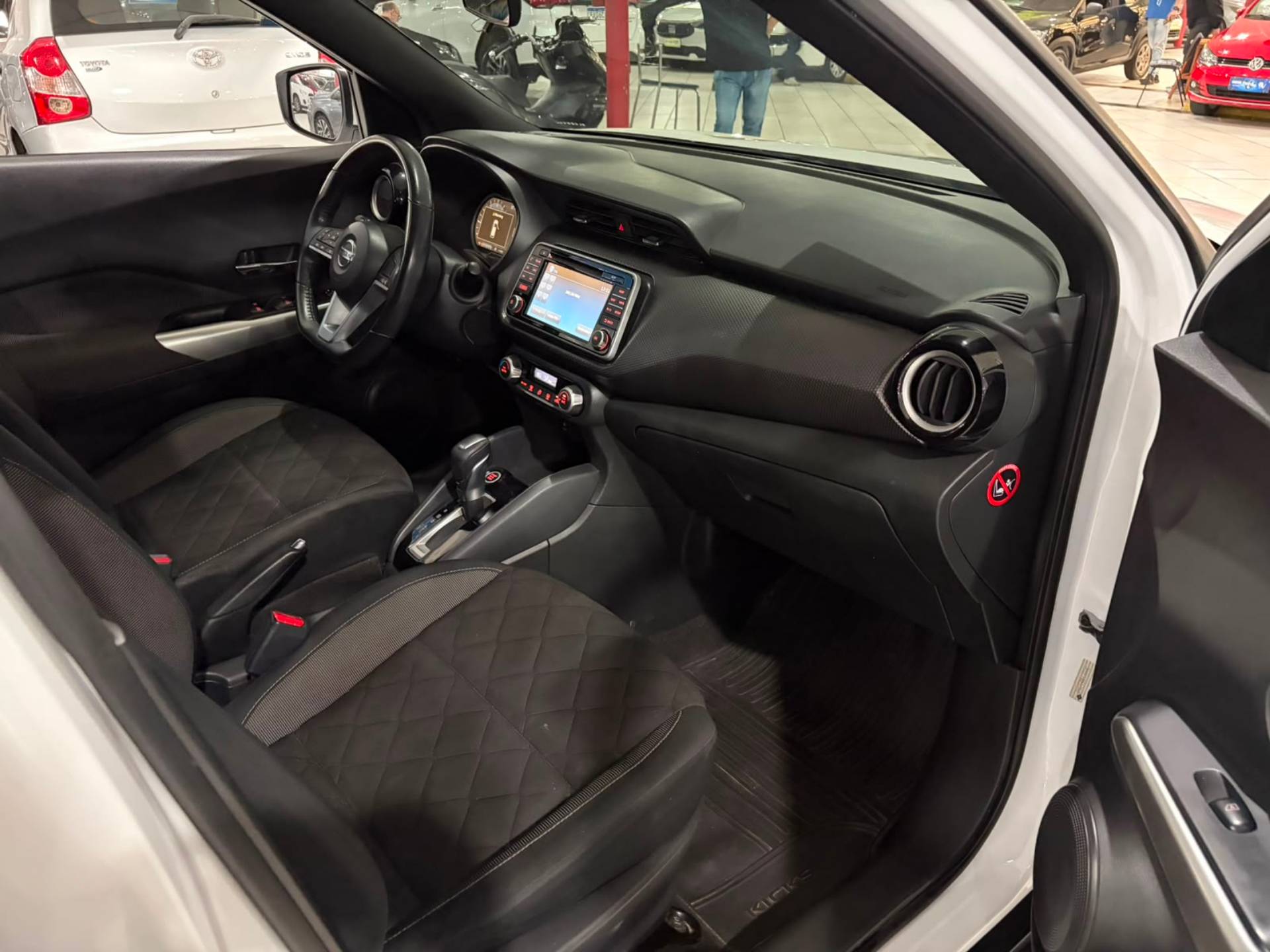 NISSAN KICKS