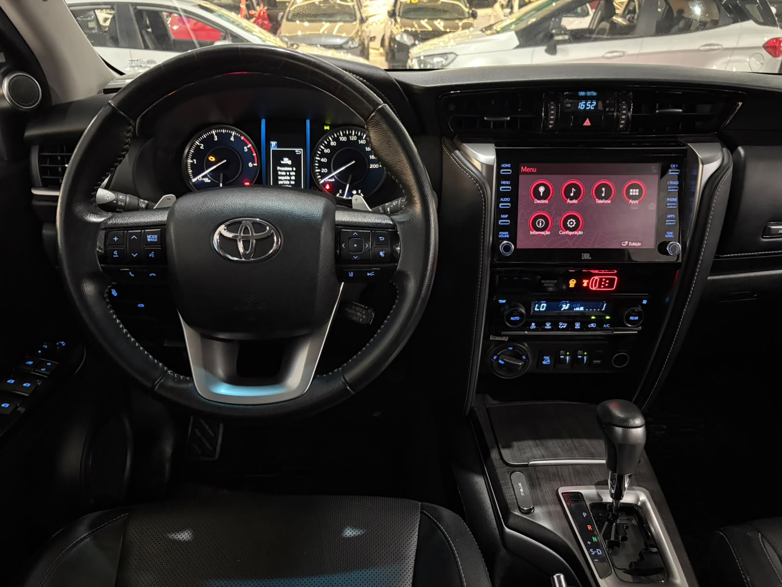 TOYOTA HILUX SW4