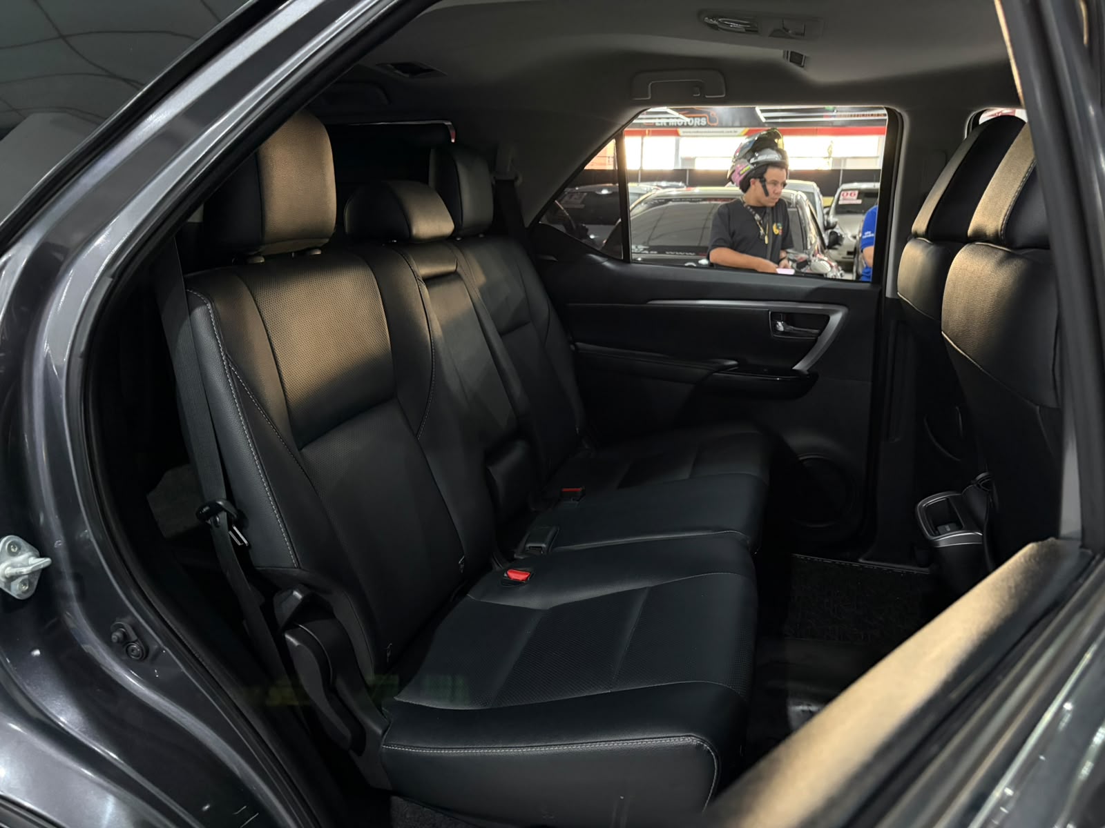 TOYOTA HILUX SW4