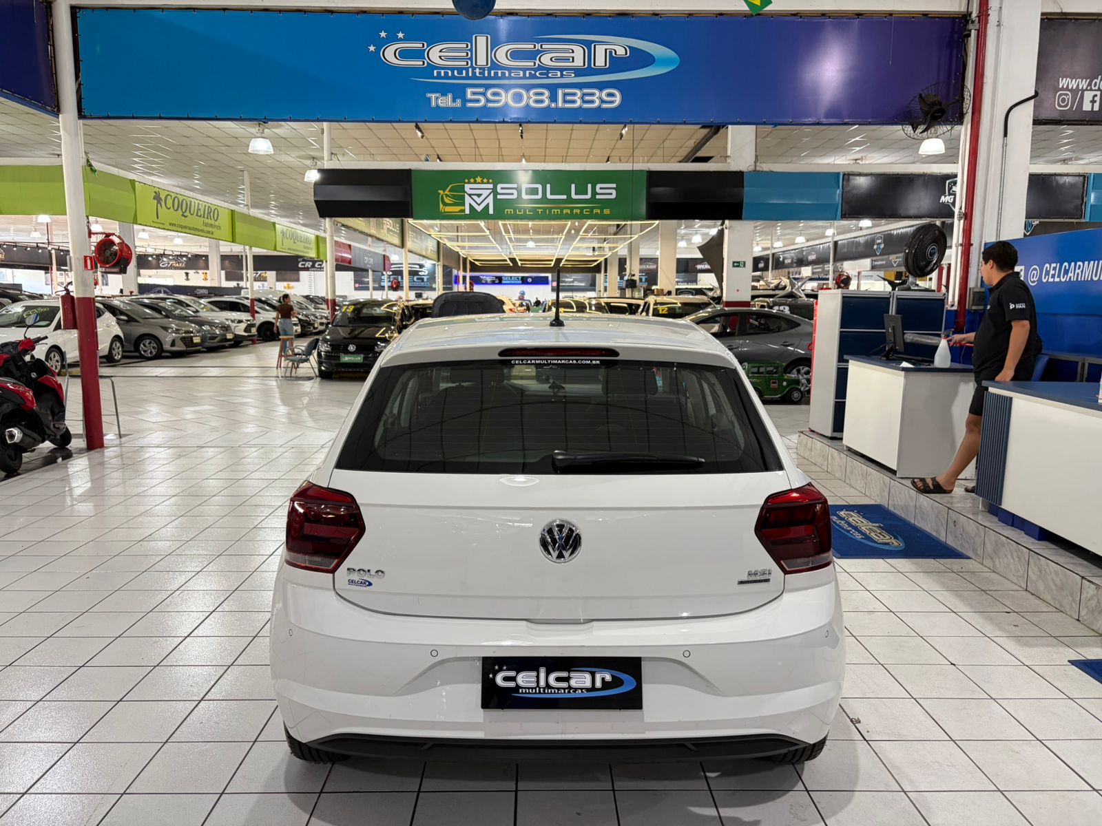 VOLKSWAGEN POLO