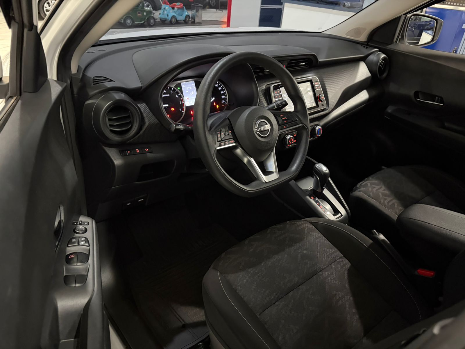 NISSAN KICKS
