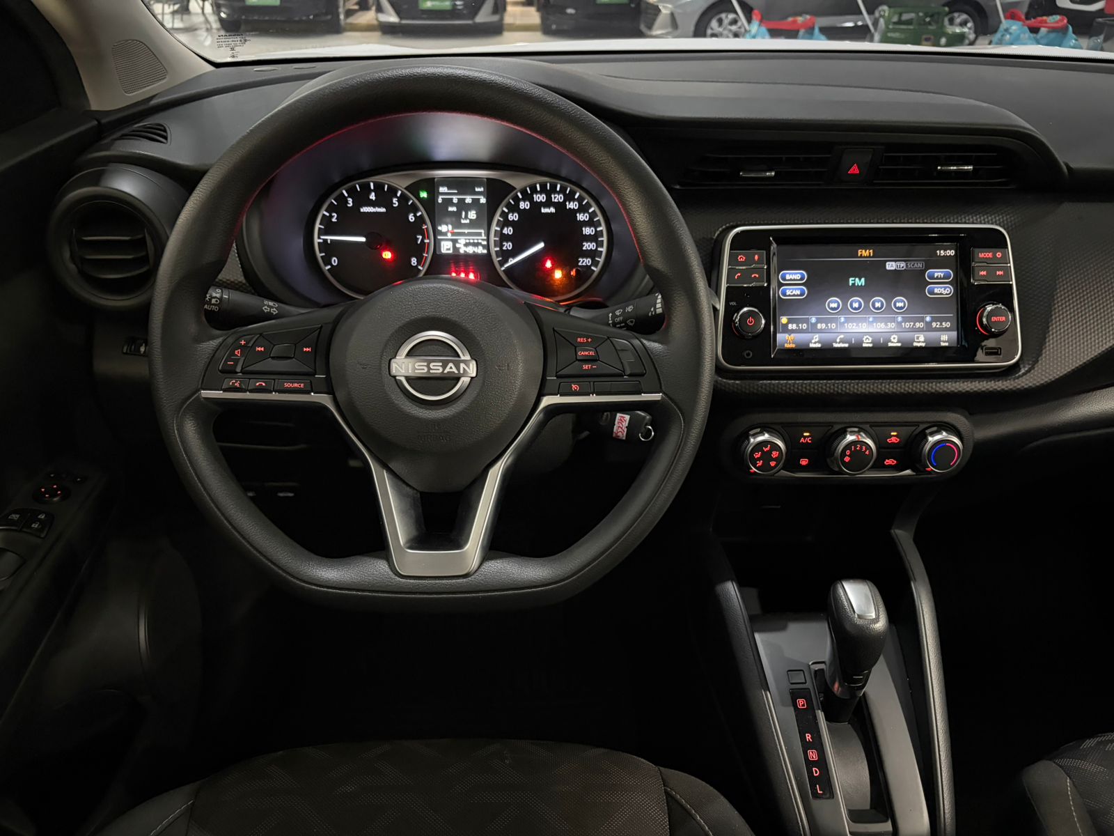 NISSAN KICKS