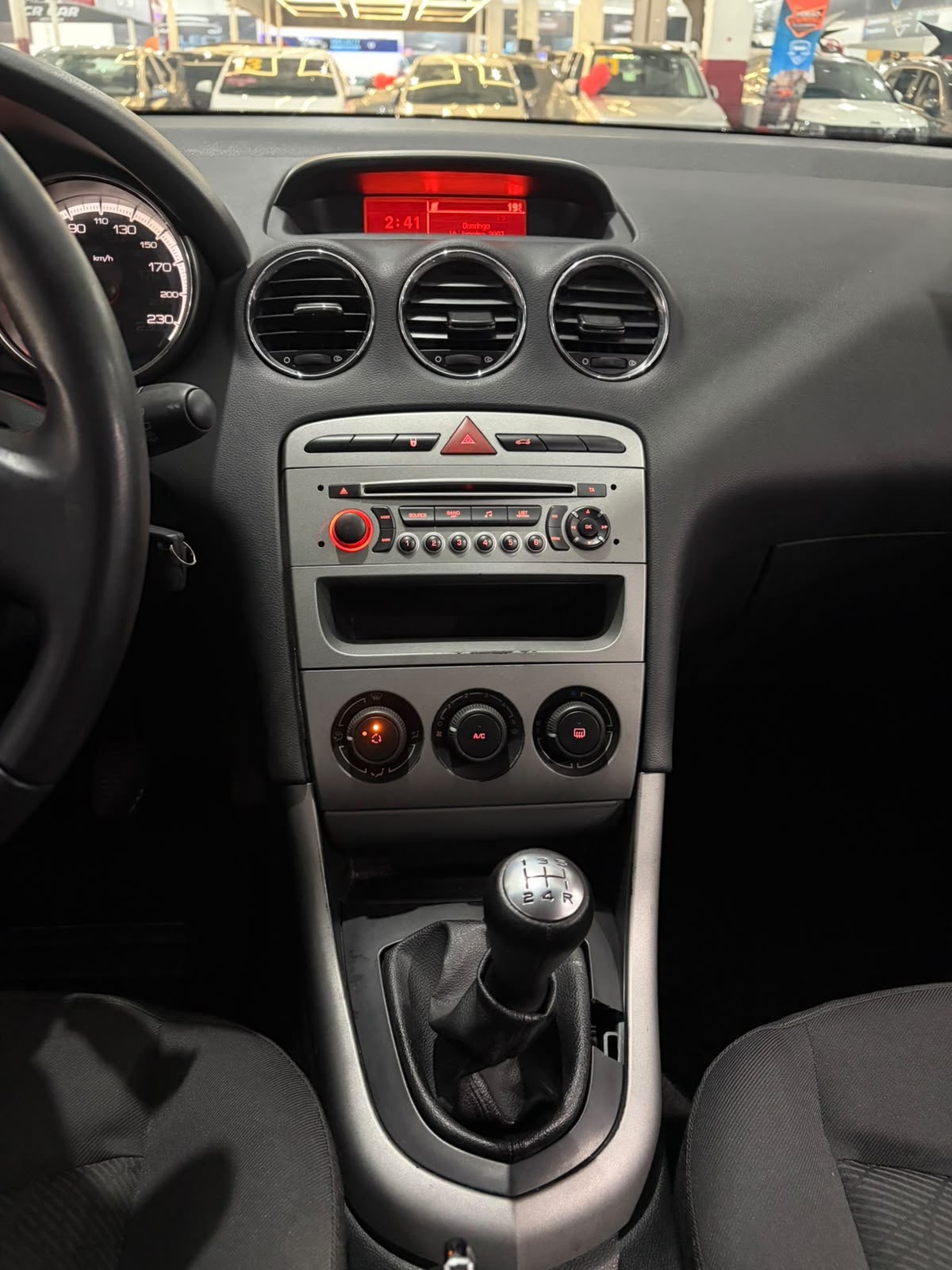 PEUGEOT 308