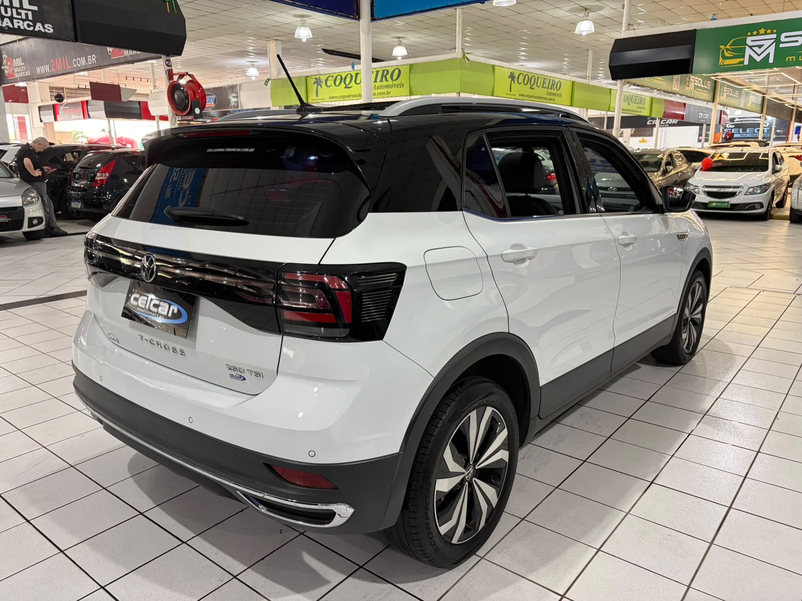 VOLKSWAGEN T-CROSS