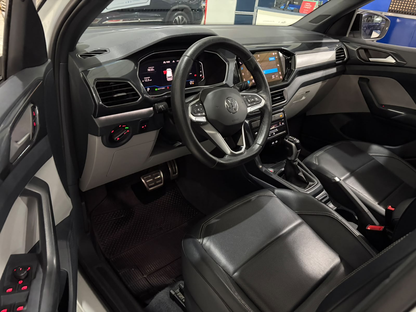 VOLKSWAGEN T-CROSS