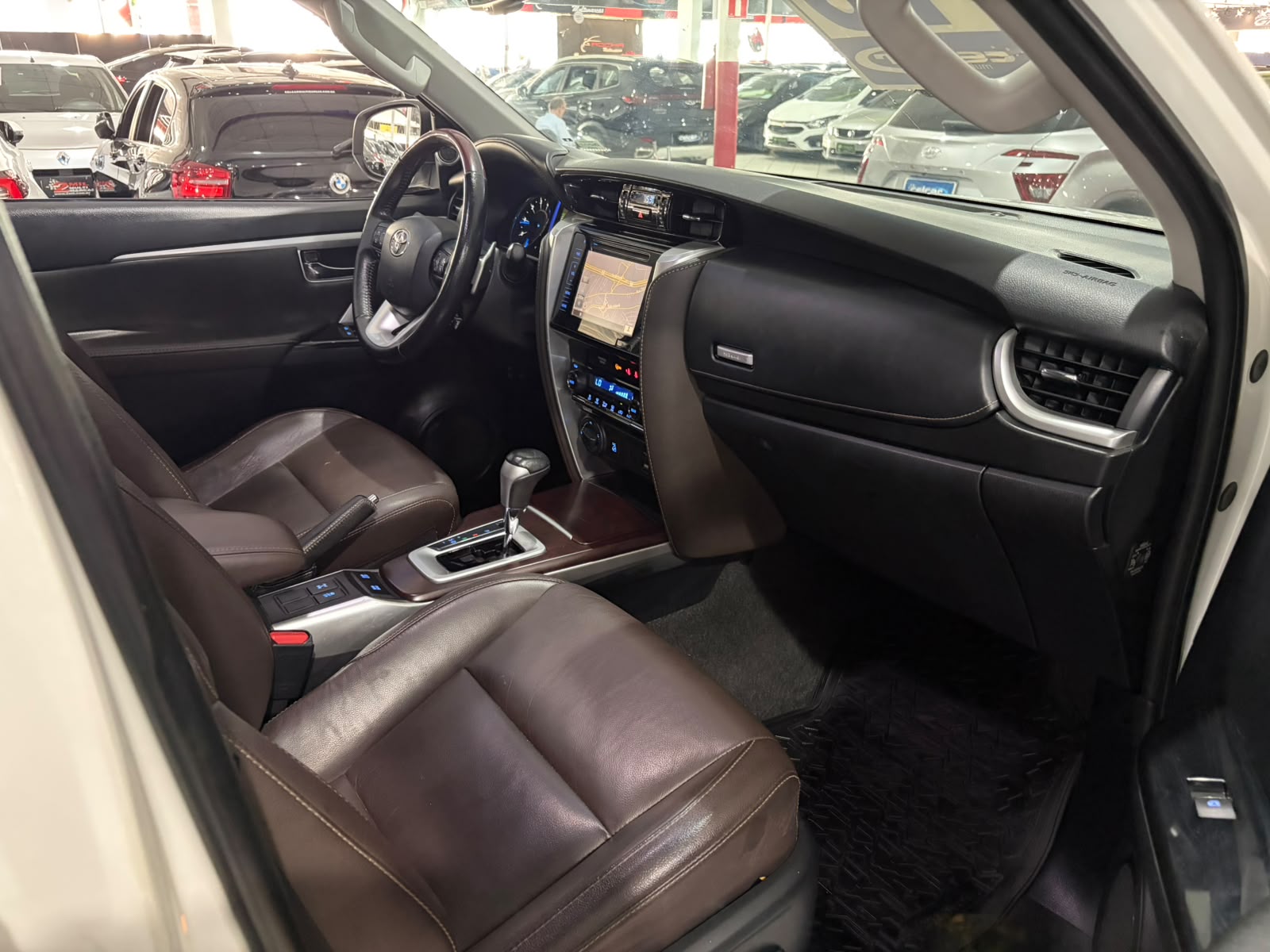 TOYOTA HILUX SW4