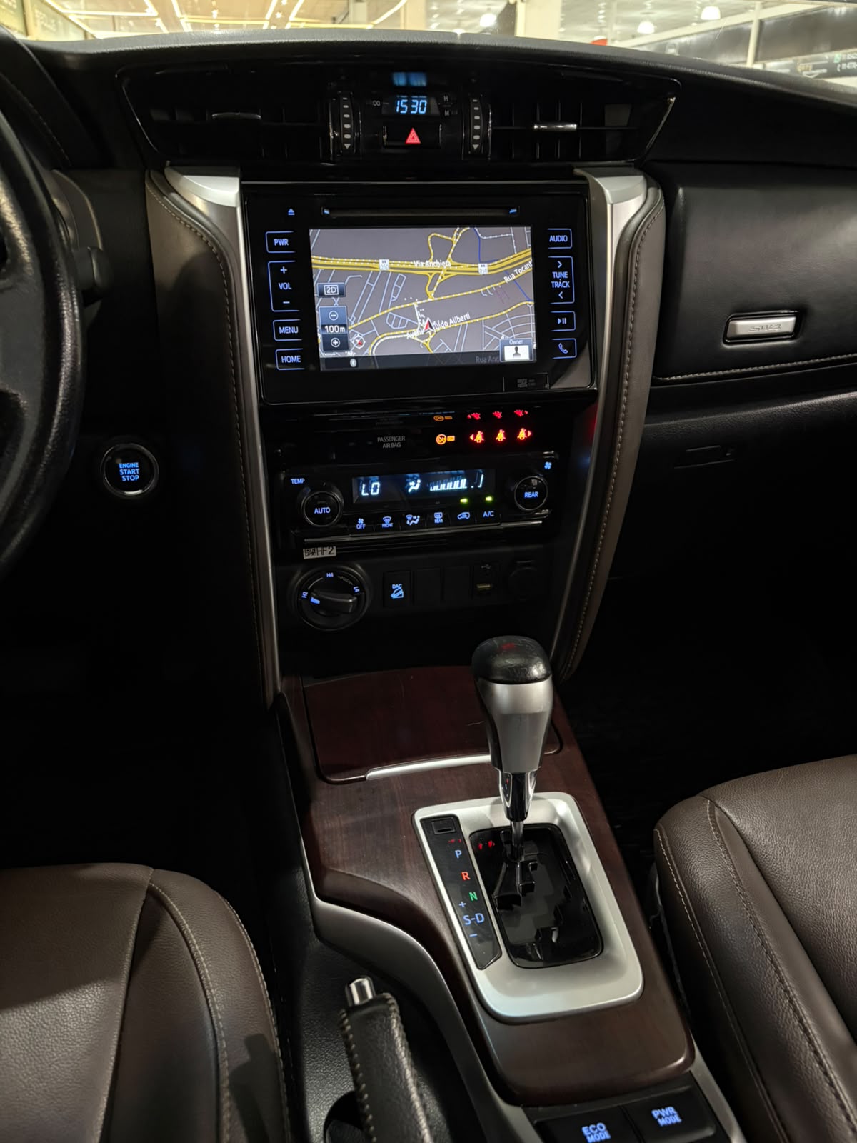 TOYOTA HILUX SW4
