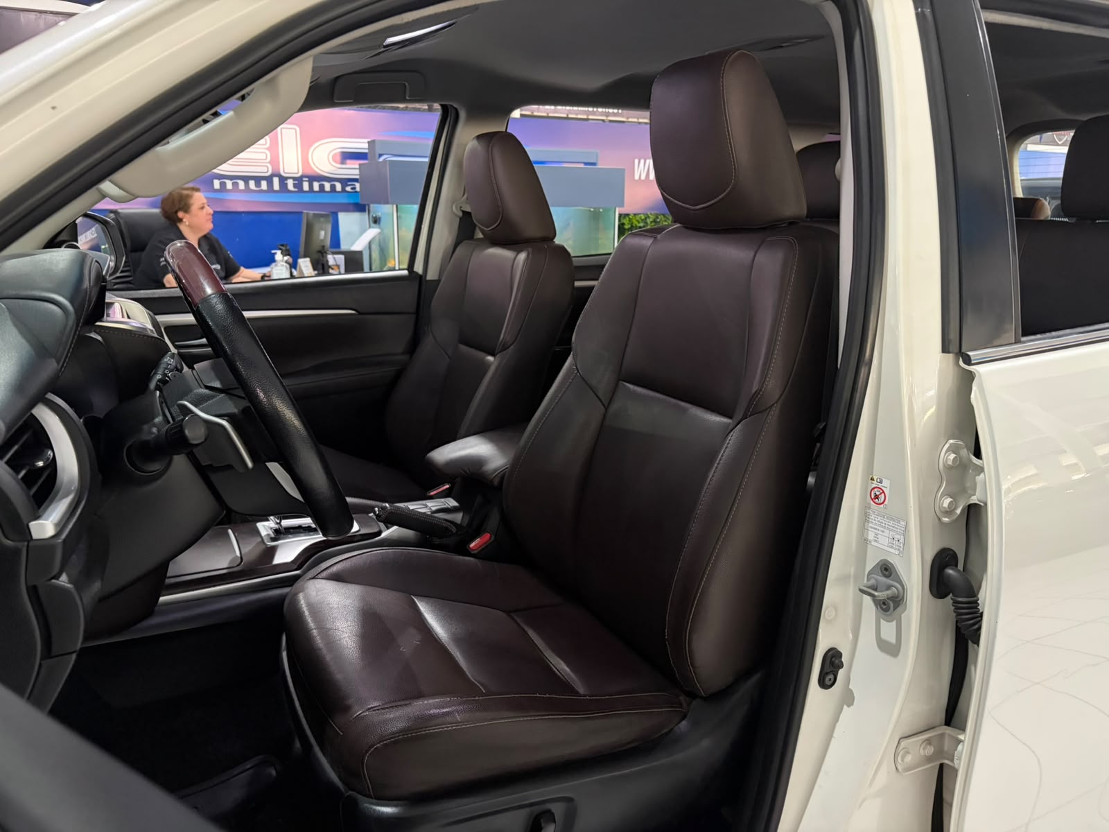 TOYOTA HILUX SW4