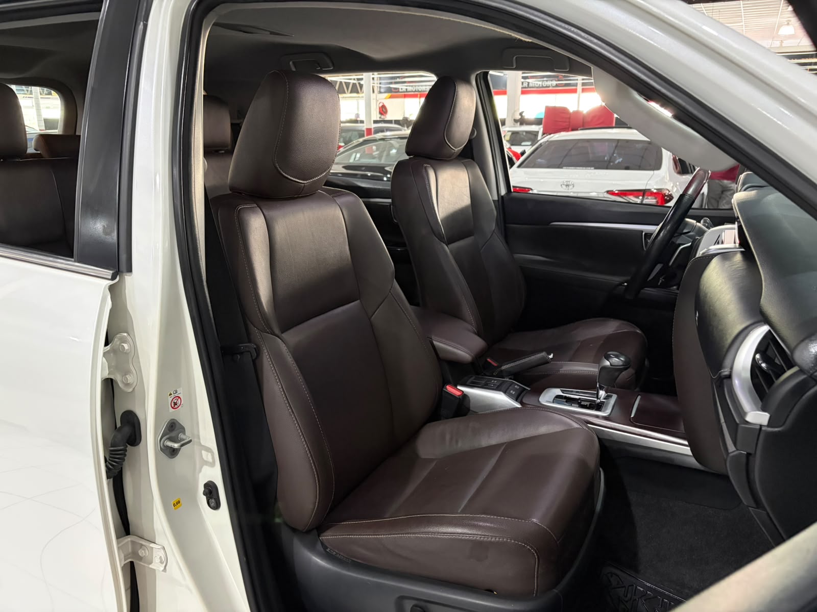 TOYOTA HILUX SW4
