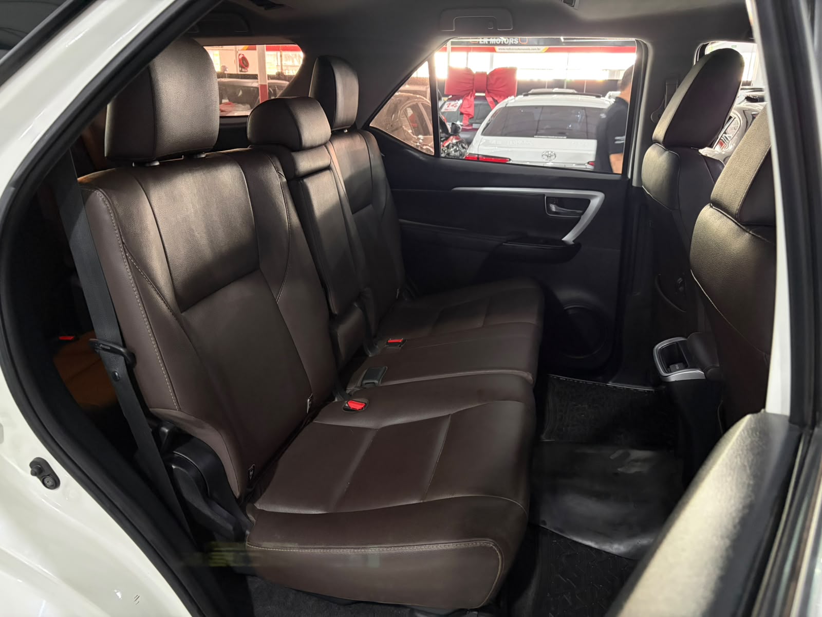TOYOTA HILUX SW4