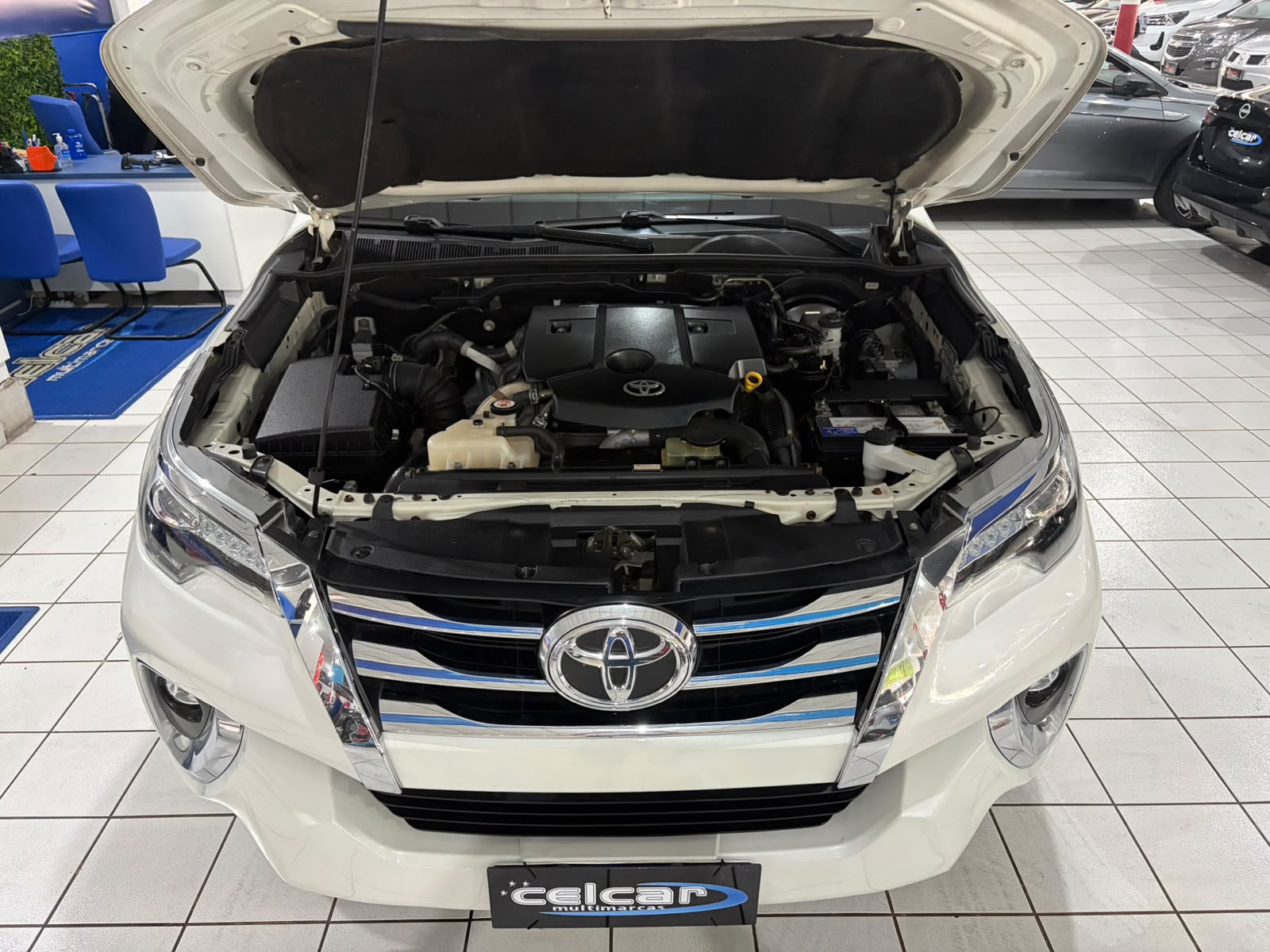 TOYOTA HILUX SW4