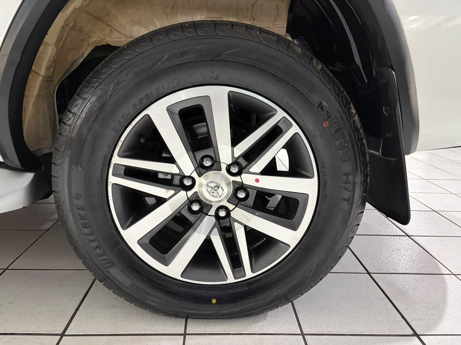 TOYOTA HILUX SW4