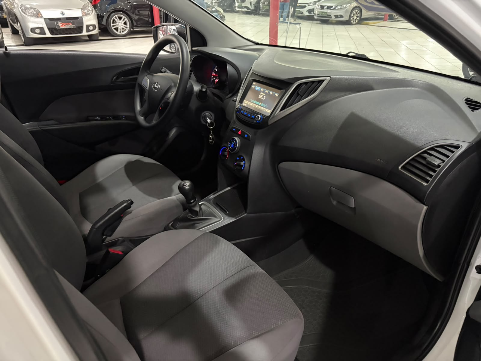 HYUNDAI HB20S